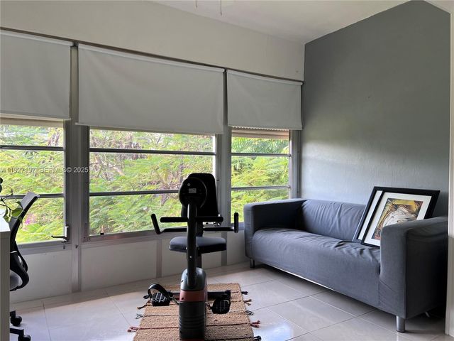 300 NE 20th St 406, Boca Raton, FL 33431