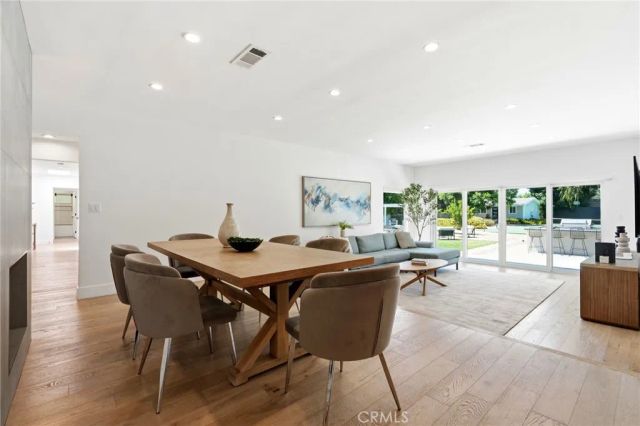 22637 Erwin Street, Woodland Hills, CA 91367