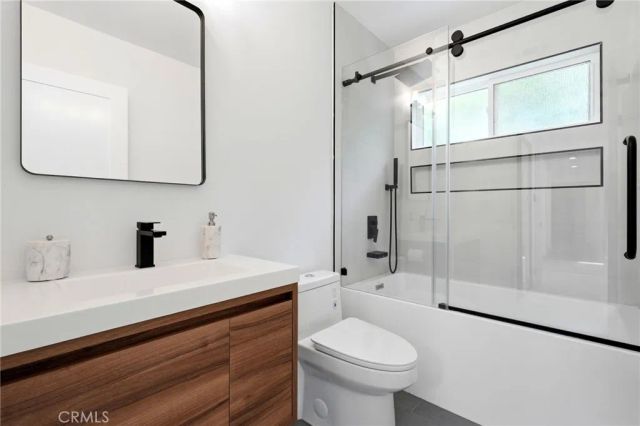 22637 Erwin Street, Woodland Hills, CA 91367