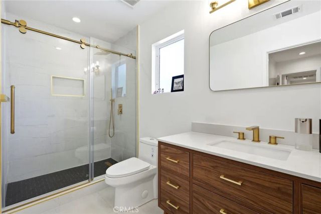 22637 Erwin Street, Woodland Hills, CA 91367