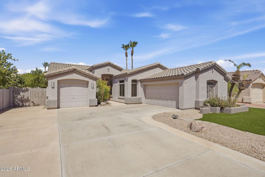 6796 W Abraham Lane, Glendale, AZ 85308 — photo 2