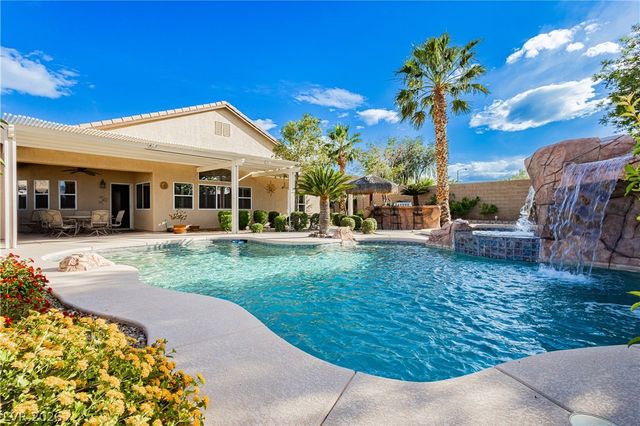 8932 Mannix Court, Las Vegas, NV 89143