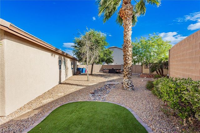 8932 Mannix Court, Las Vegas, NV 89143