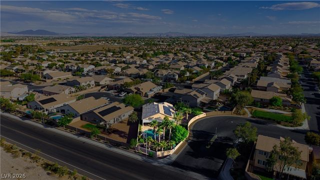 8932 Mannix Court, Las Vegas, NV 89143