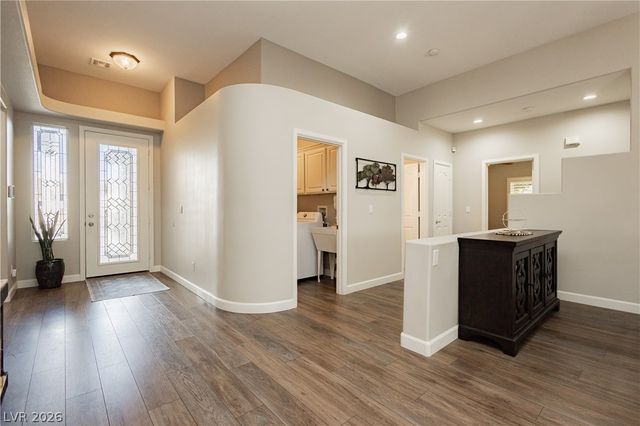 8932 Mannix Court, Las Vegas, NV 89143