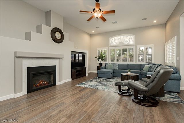 8932 Mannix Court, Las Vegas, NV 89143