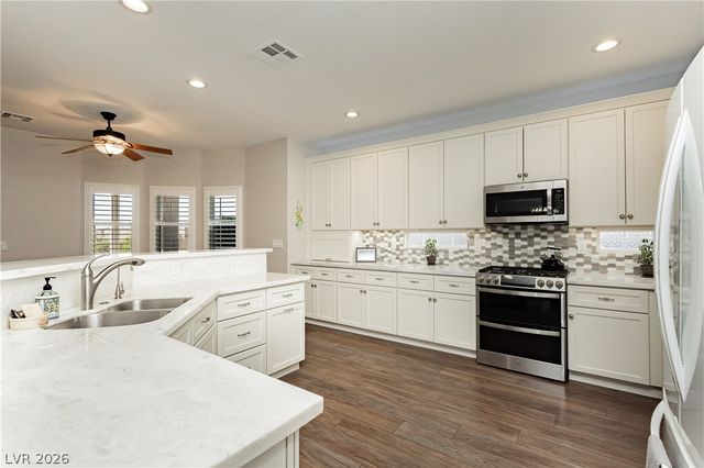 8932 Mannix Court, Las Vegas, NV 89143