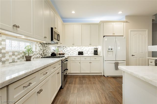 8932 Mannix Court, Las Vegas, NV 89143