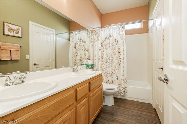 8932 Mannix Court, Las Vegas, NV 89143