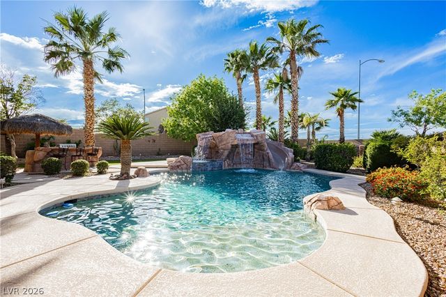 8932 Mannix Court, Las Vegas, NV 89143