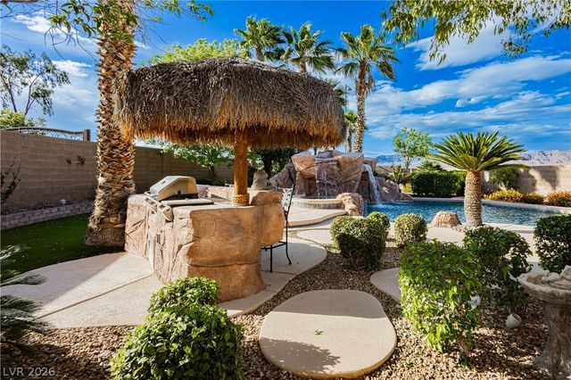 8932 Mannix Court, Las Vegas, NV 89143