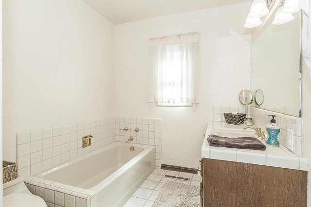 145 N Park Drive, Madera, CA 93637