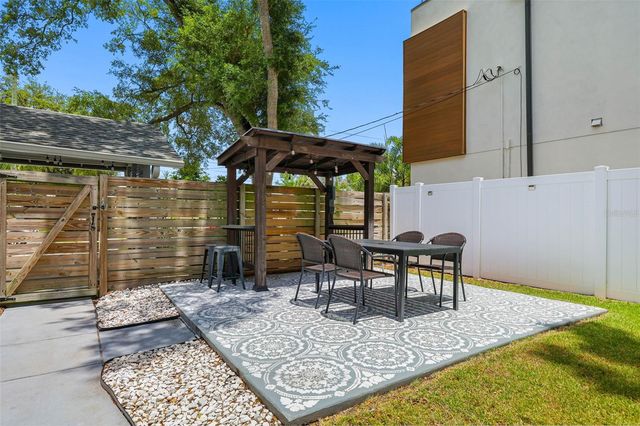 414 W AMELIA AVENUE, Tampa, FL 33602