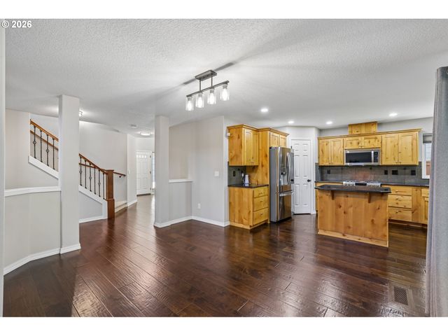 2137 N LEGACY Dr, Newberg, OR 97132
