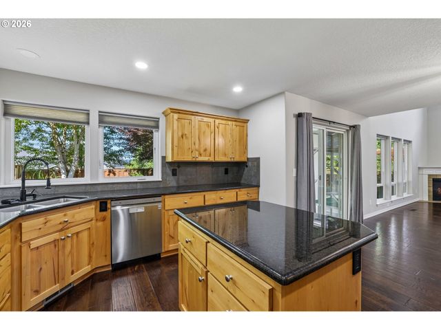 2137 N LEGACY Dr, Newberg, OR 97132