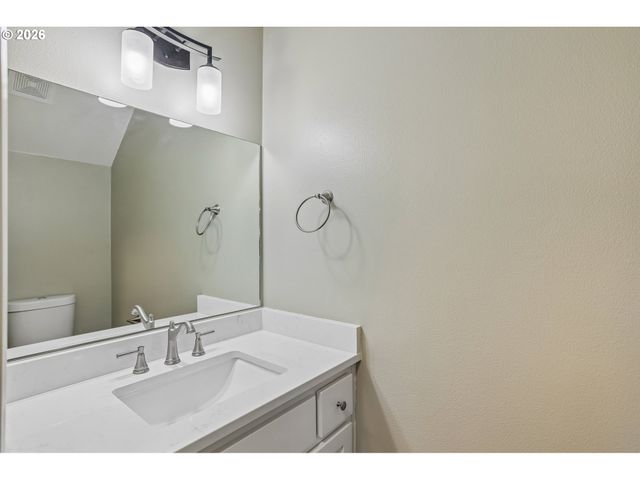 2137 N LEGACY Dr, Newberg, OR 97132
