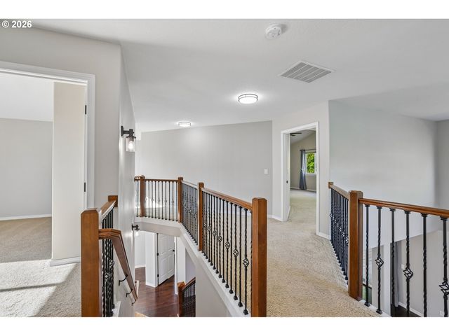 2137 N LEGACY Dr, Newberg, OR 97132