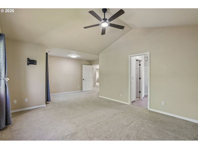 2137 N LEGACY Dr, Newberg, OR 97132