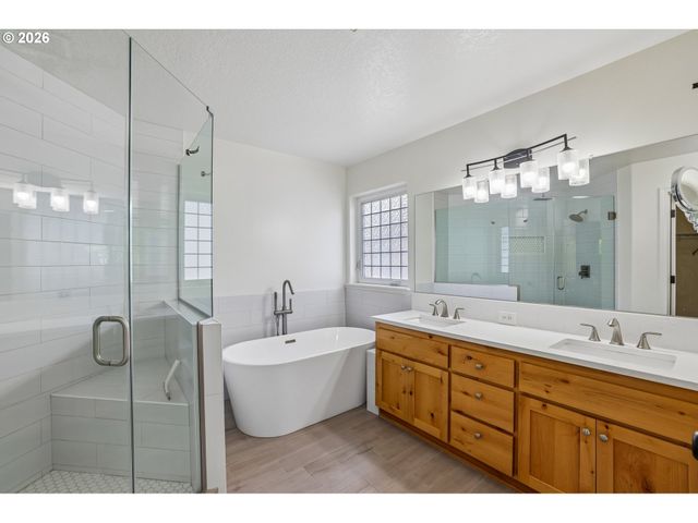 2137 N LEGACY Dr, Newberg, OR 97132