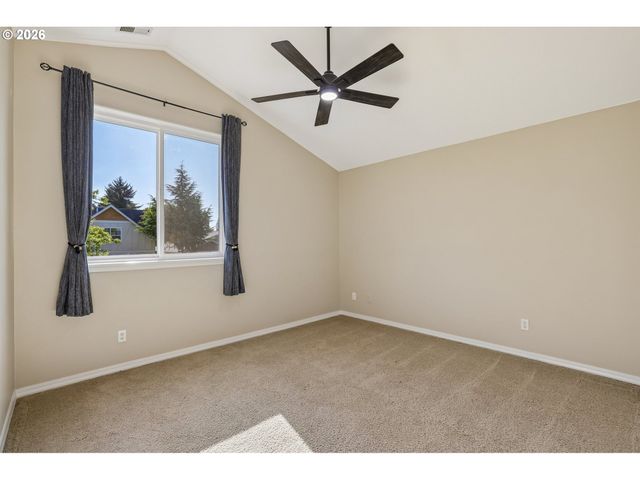 2137 N LEGACY Dr, Newberg, OR 97132