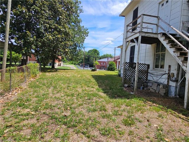 223 Lawsonville Avenue, Reidsville, NC 27320