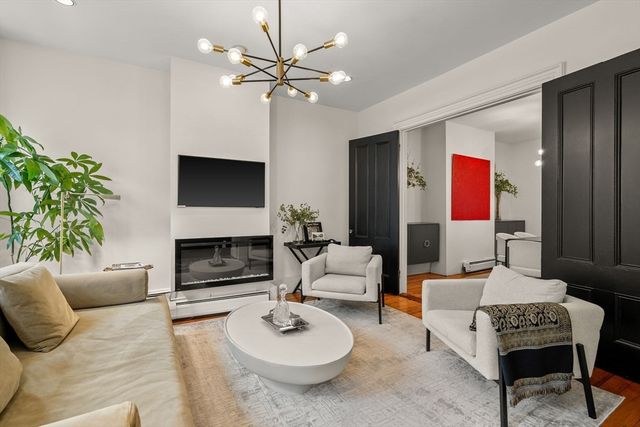19 Walker St, Boston, MA 02129