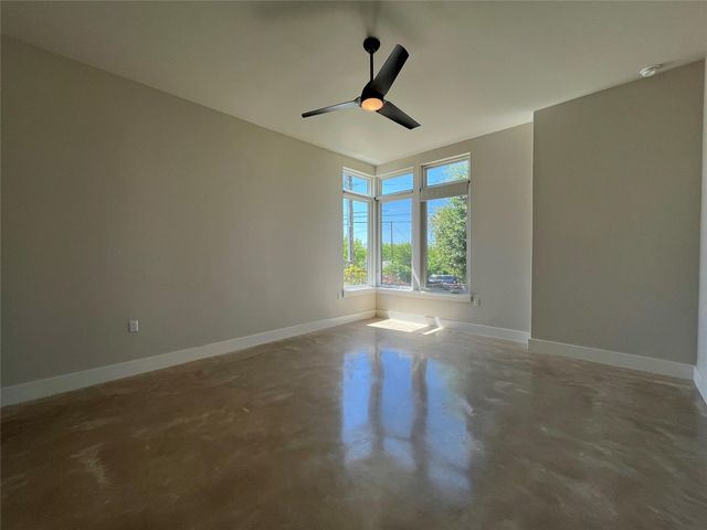 2105 Greenwood Ave A, Austin, TX 78723