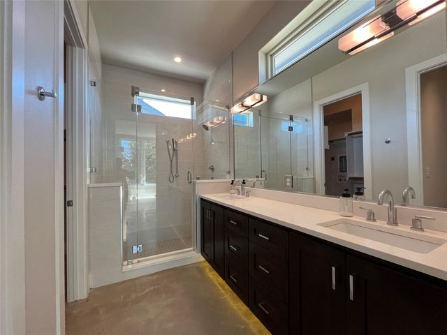 2105 Greenwood Ave A, Austin, TX 78723