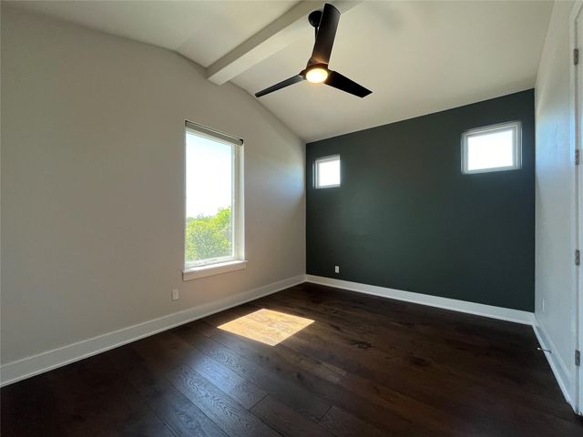 2105 Greenwood Ave A, Austin, TX 78723