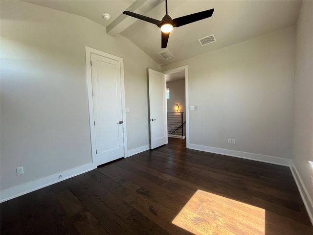 2105 Greenwood Ave A, Austin, TX 78723