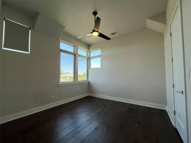 2105 Greenwood Ave A, Austin, TX 78723
