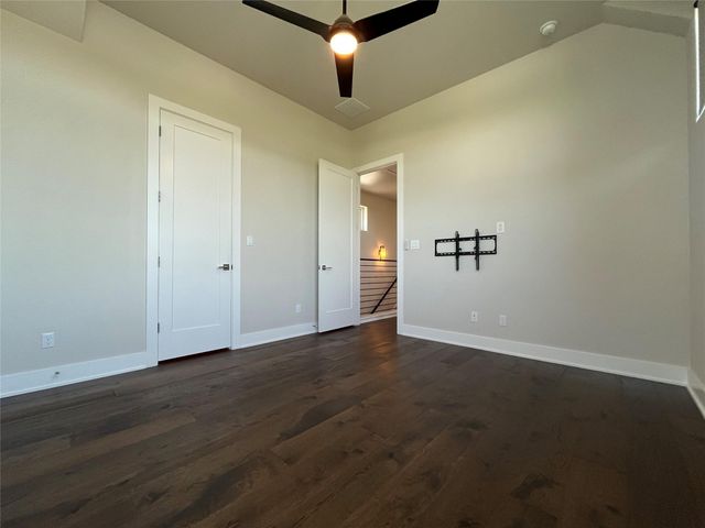 2105 Greenwood Ave A, Austin, TX 78723