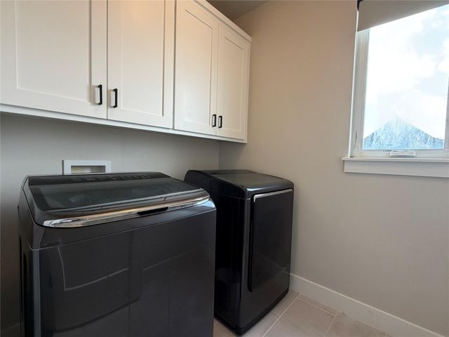 2105 Greenwood Ave A, Austin, TX 78723