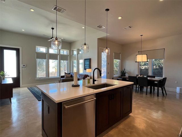 2105 Greenwood Ave A, Austin, TX 78723