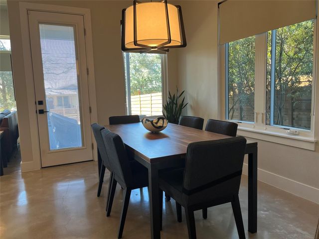 2105 Greenwood Ave A, Austin, TX 78723