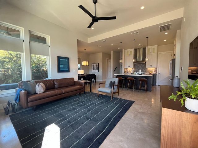 2105 Greenwood Ave A, Austin, TX 78723