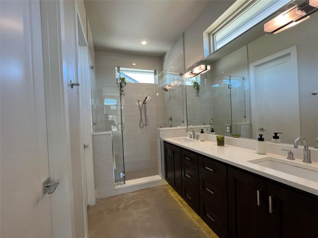 2105 Greenwood Ave A, Austin, TX 78723
