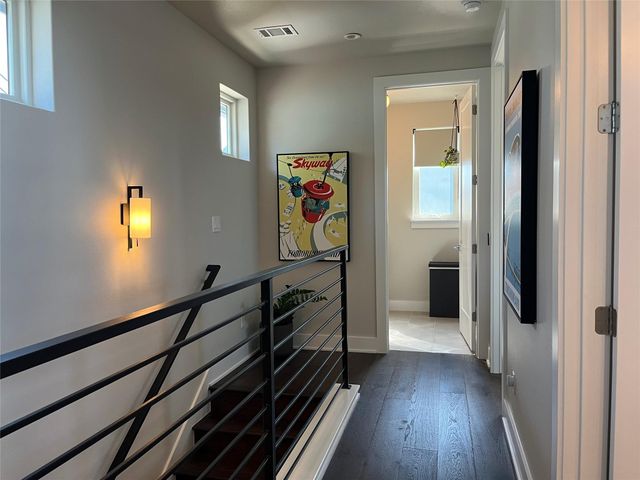 2105 Greenwood Ave A, Austin, TX 78723
