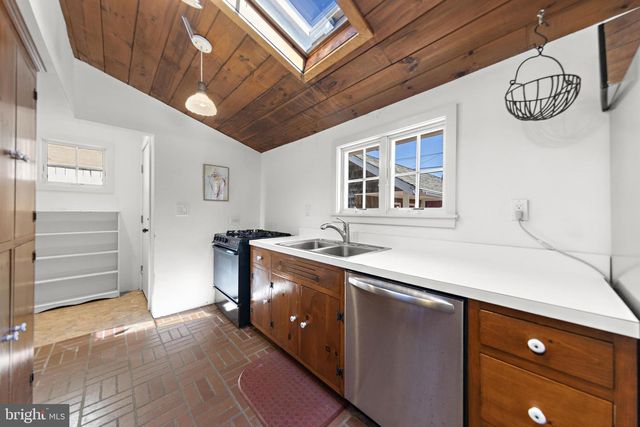 62 MAIDEN LN, Harvey Cedars, NJ 08008