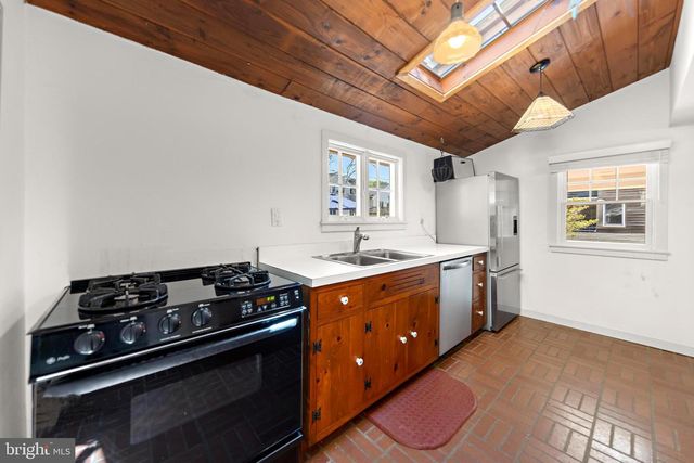 62 MAIDEN LN, Harvey Cedars, NJ 08008