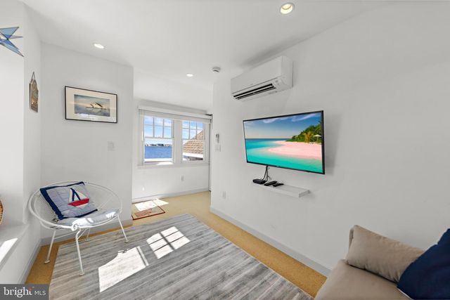 62 MAIDEN LN, Harvey Cedars, NJ 08008