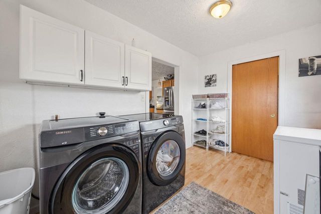 2425 S Oakhill Avenue, Janesville, WI 53546