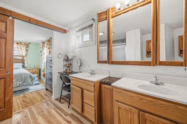 2425 S Oakhill Avenue, Janesville, WI 53546