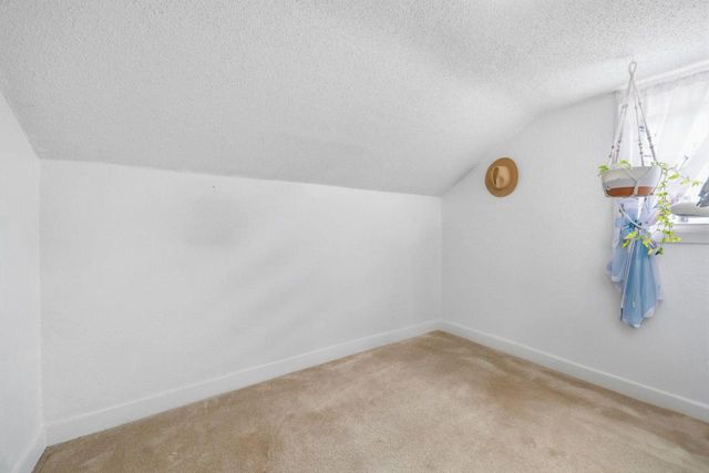 2425 S Oakhill Avenue, Janesville, WI 53546