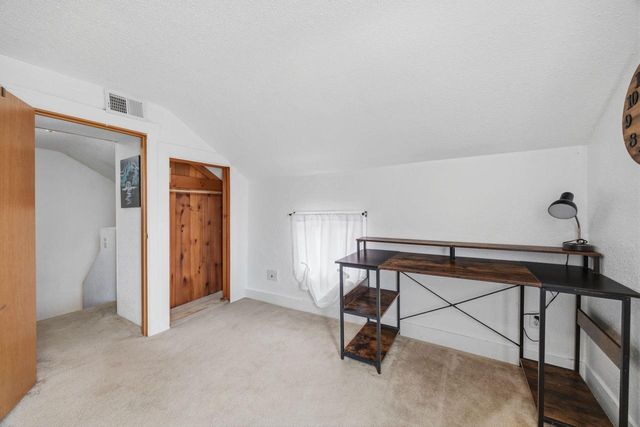 2425 S Oakhill Avenue, Janesville, WI 53546