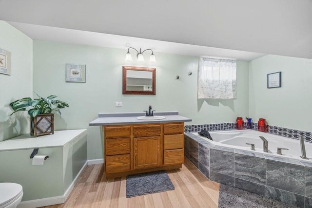 2425 S Oakhill Avenue, Janesville, WI 53546