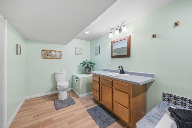 2425 S Oakhill Avenue, Janesville, WI 53546