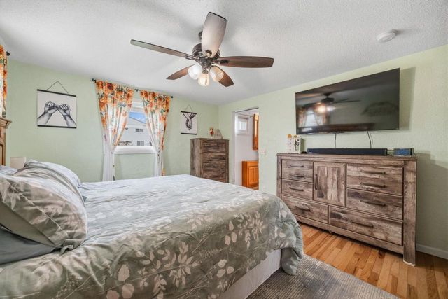 2425 S Oakhill Avenue, Janesville, WI 53546