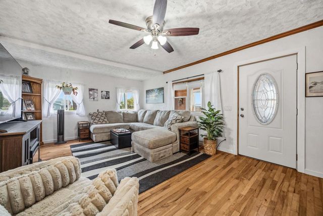 2425 S Oakhill Avenue, Janesville, WI 53546
