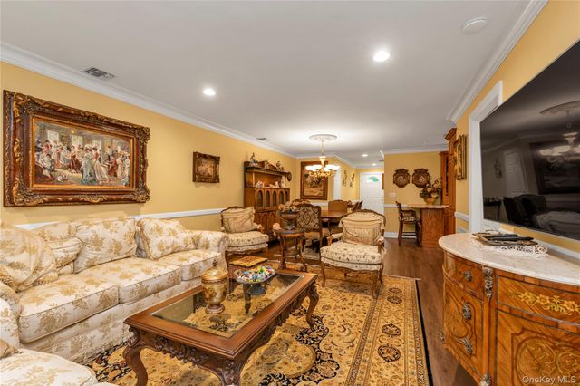 1125 Savoy Drive, Melville, NY 11747